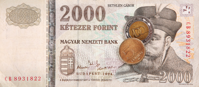 Ungarsk valør: Forint eller HUF - Hungarian Forint. I Budapest bruker man altså ikke Euro.