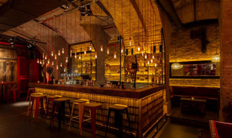 Vinmiddag i Budapest