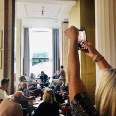 Ta et gruppebilde - når du blir med oss på streetfood-gourmet walk i Budapest