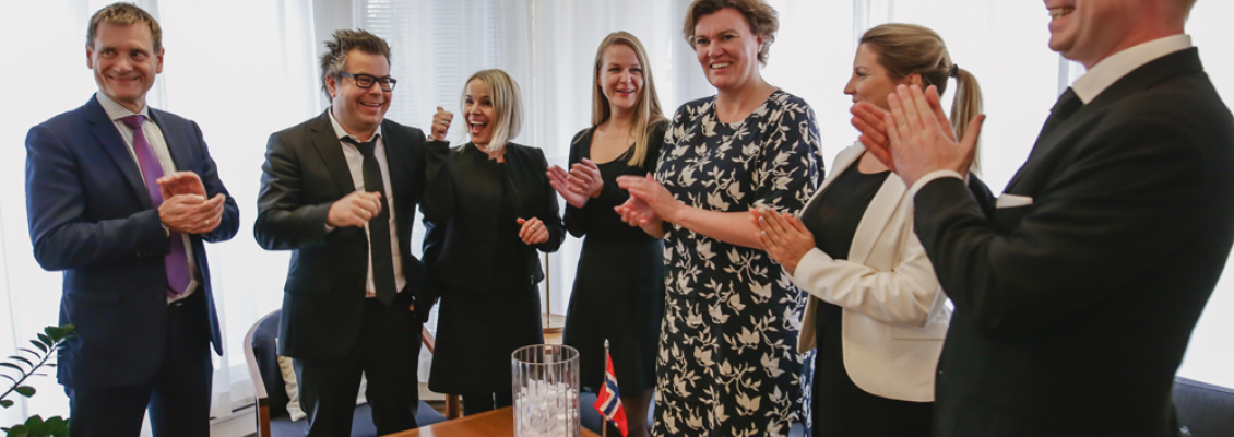 Vi er 10 år og gir bort tur for 10 til Budapest