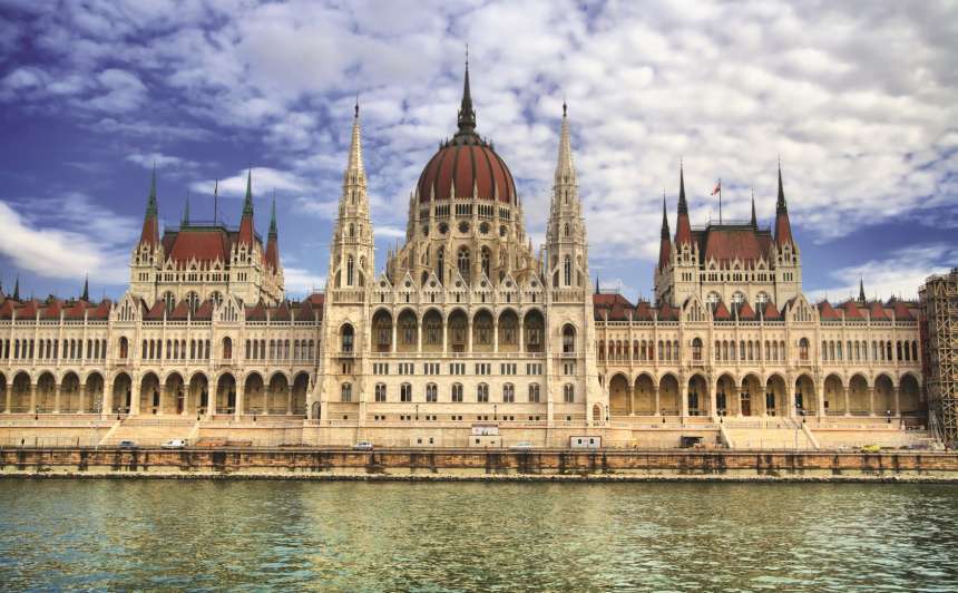 Parlamentet i Budapest (oppdatert, inkl 8 fakta tips!)
